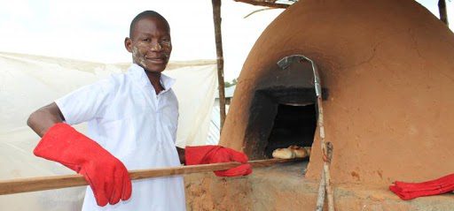 Fazira Nassoro, a 23-year-old Palma resident, graduated from the 4th cycle of the Catalisa Youth program, during which he opened a bakery 