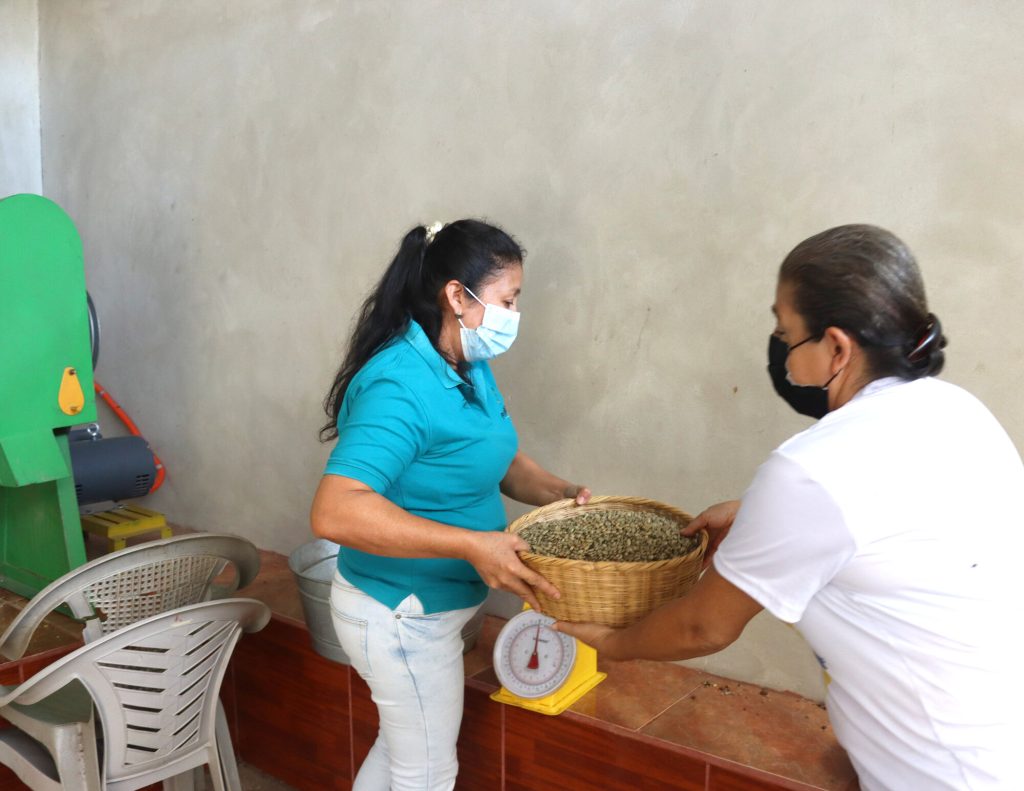 Zoyla and Yaneth are coffee producers from Honduras