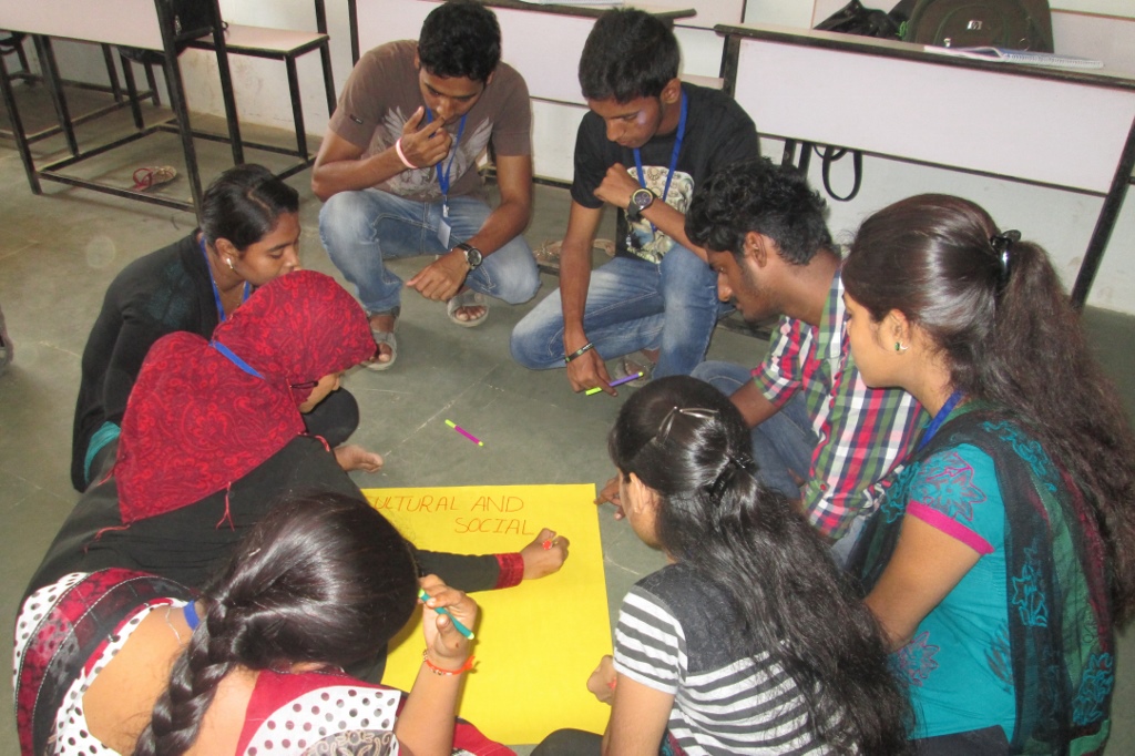 Participants in TechnoServe’s Youth Employability Program in Mumbai, India. (TechnoServe) 