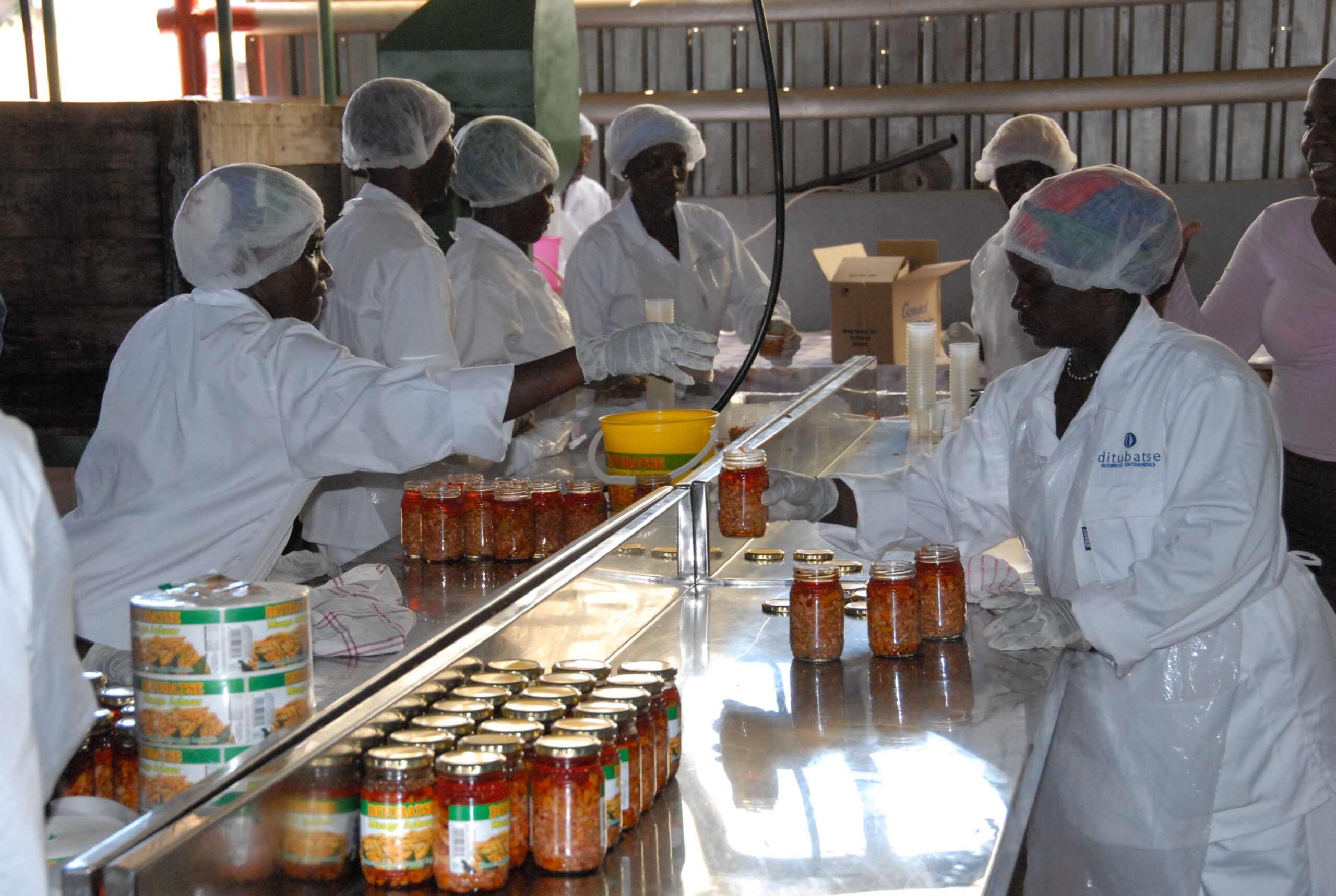 A juice processing business in South Africa. (TechnoServe) 